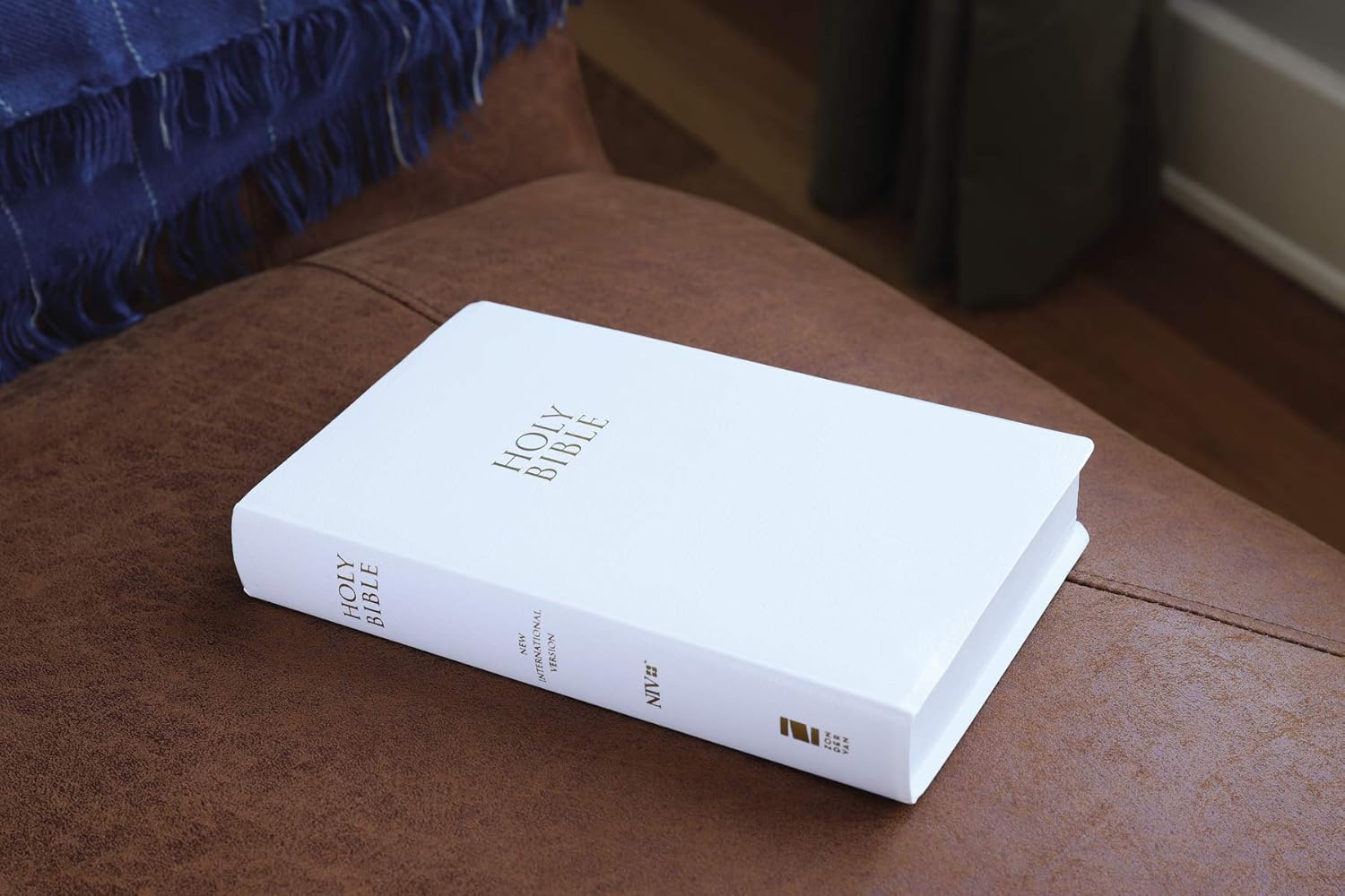 NIV Gift and Award Bible – White (Red Letter Edition)