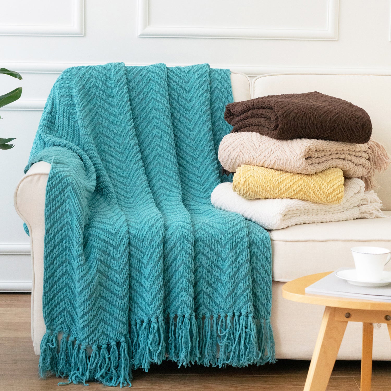 Batillo Knitted Throw Blanket