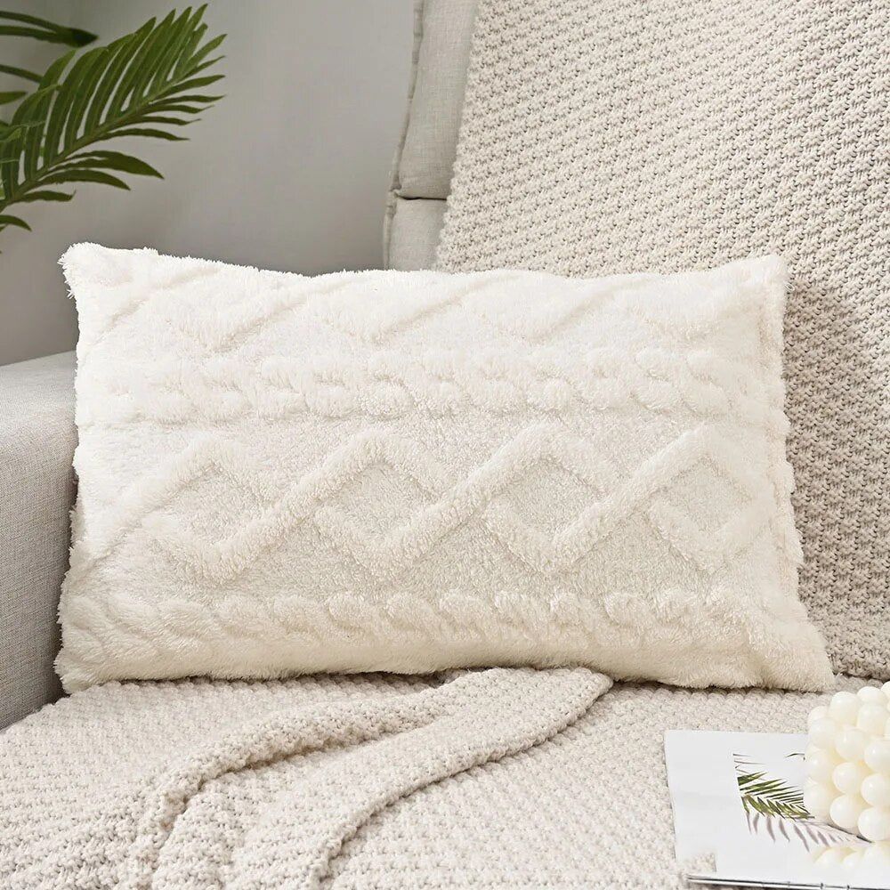 Twist Diamond Pattern Plush Cushion Cover