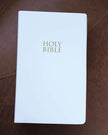 NIV Gift and Award Bible – White (Red Letter Edition)