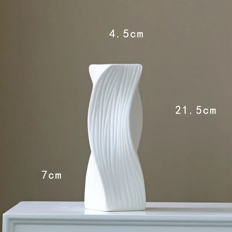 Nordic Veering Grooved Vase